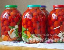 Closing sweet, spicy pickled tomatoes for the winter