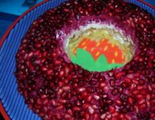 Salad “Pomegranate Bracelet” - a wonderful decoration for a festive celebration Pomegranate Bracelet Salad with Chicken