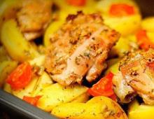 Chicken with potatoes in the oven Whole chicken in the oven with potatoes