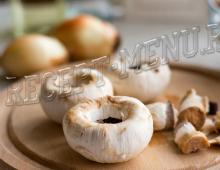 Champignons stuffed with cheese - recipes for cooking in the oven